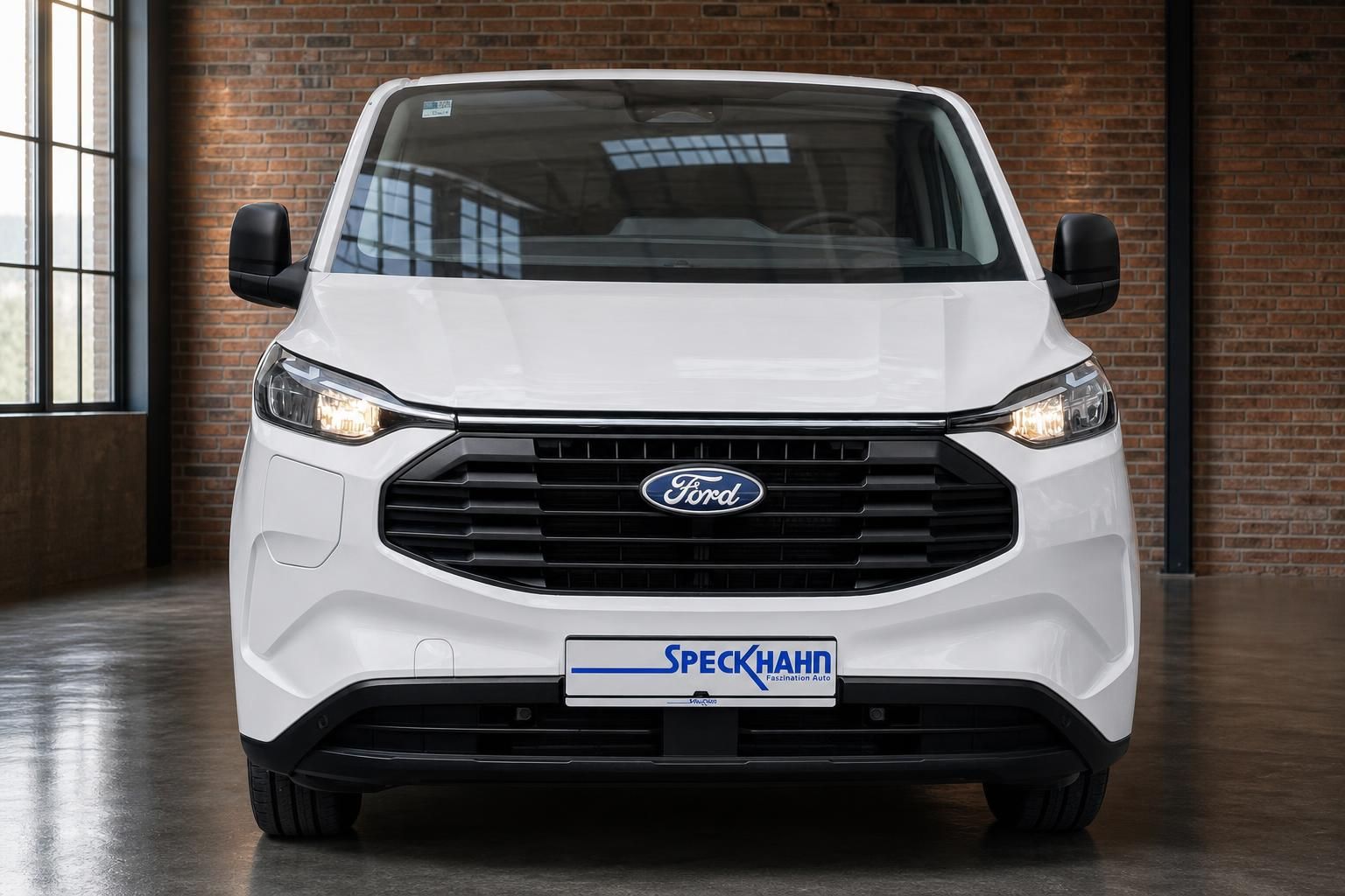 Ford Transit Custom weiss Frontansicht – Kastenwagen mit LED-Scheinwerfern bei Autohaus Speckhahn