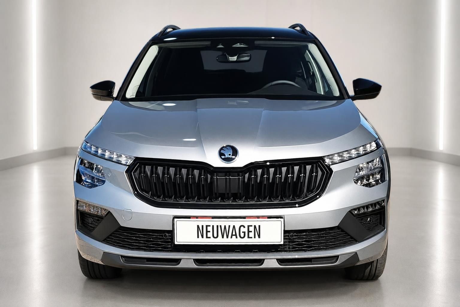 Škoda Kamiq Frontansicht in Silber mit markantem Kühlergrill