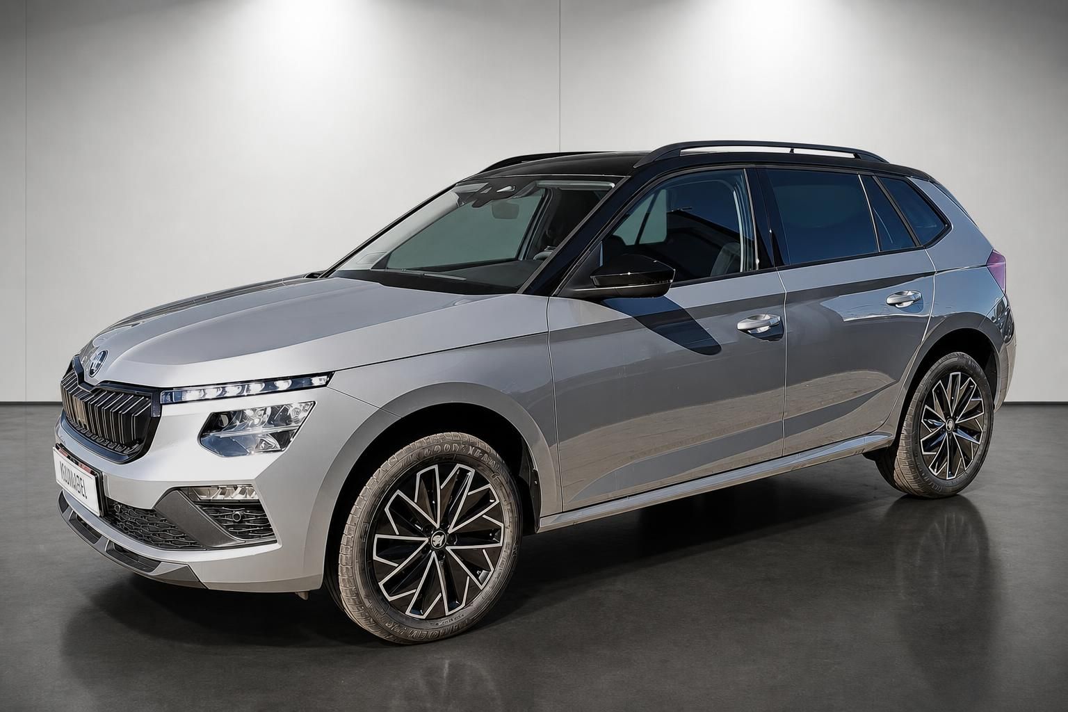 Škoda Kamiq schräge Frontansicht in Silber, sportliche Felgen