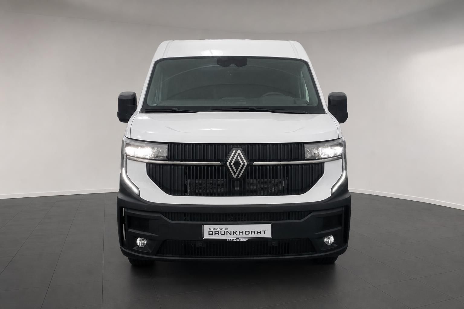 Renault Master Kastenwagen weiß – Frontansicht mit LED-Scheinwerfern