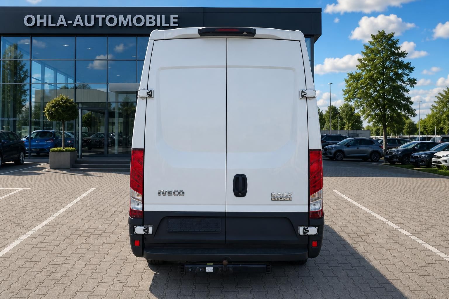 IVECO Daily Hi-Matic Kastenwagen, Heckansicht mit Doppeltüren