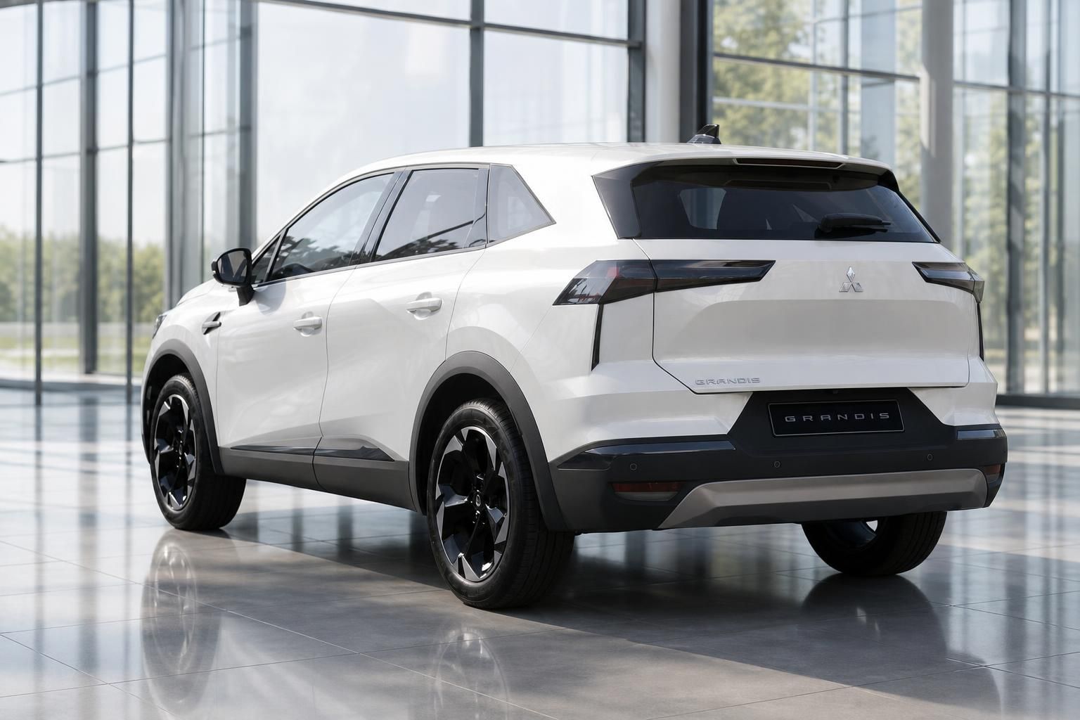 Mitsubishi Grandis SUV weiss Heck-Seitenansicht schraeg im Showroom