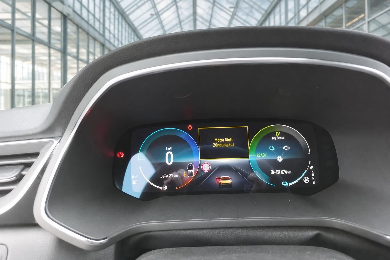 Mitsubishi ASX PHEV digitales Kombiinstrument mit EV-Anzeige