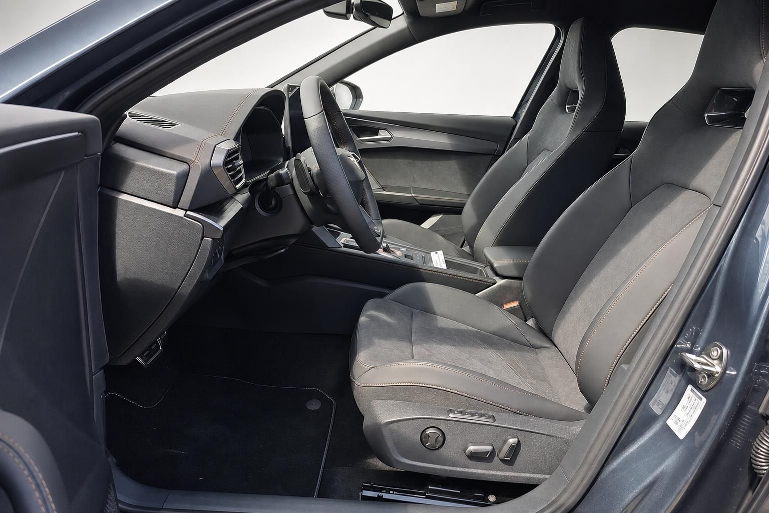 Innenraum Cupra Formentor mit Sportsitzen und Cockpit