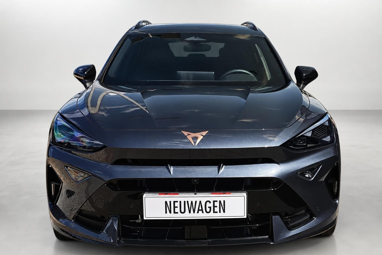 Cupra Formentor Frontansicht, Neuwagen mit markantem Kühlergrill