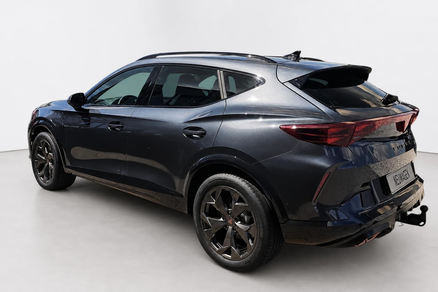 Cupra Formentor Heckansicht, Neuwagen mit Anhängerkupplung