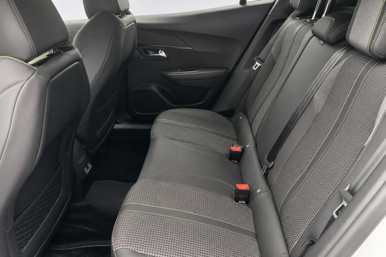 Peugeot Innenraum, Rücksitze mit Sicherheitsgurten