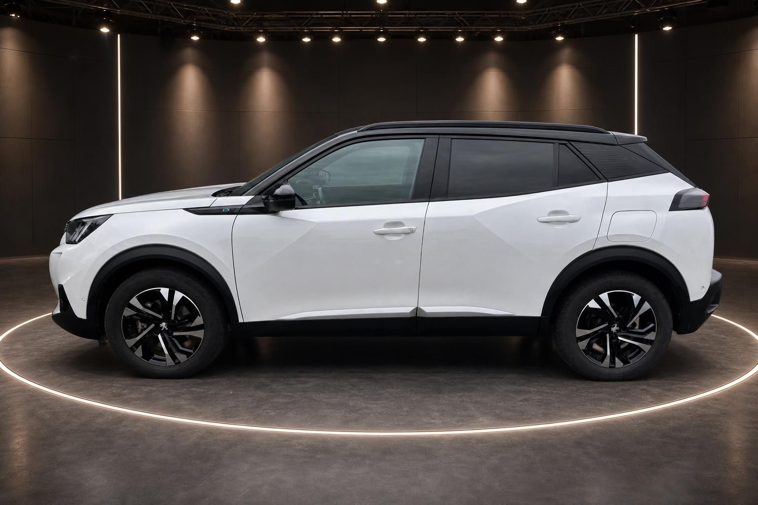 Peugeot 2008 weiß Seitenansicht mit schwarzem Kontrastdach
