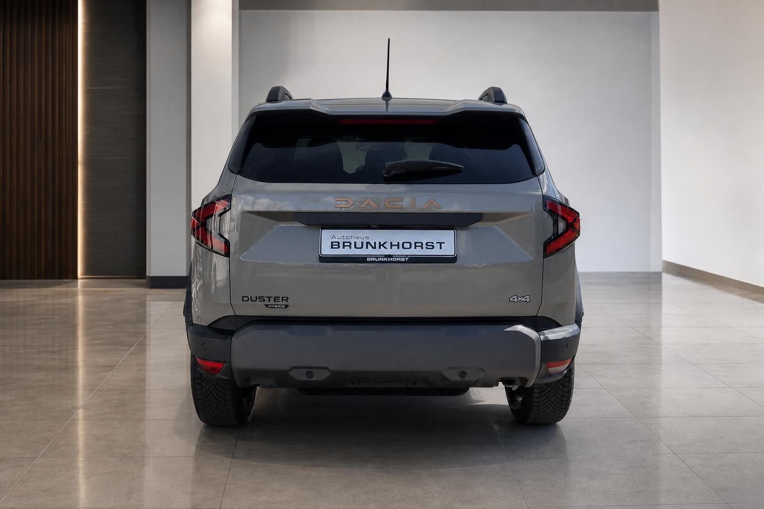 Dacia Duster Hybrid 4x4 Heckansicht in grau bei Autohaus Brunkhorst
