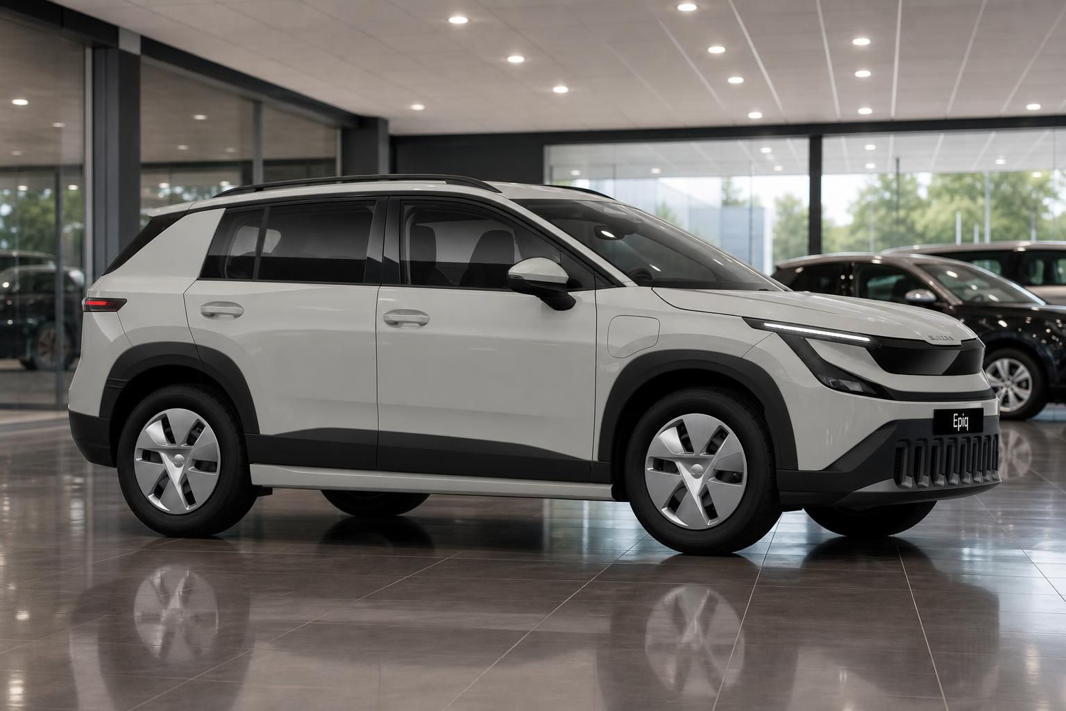 Weißer Kia SUV Epiq Seitenansicht im Autohaus Showroom