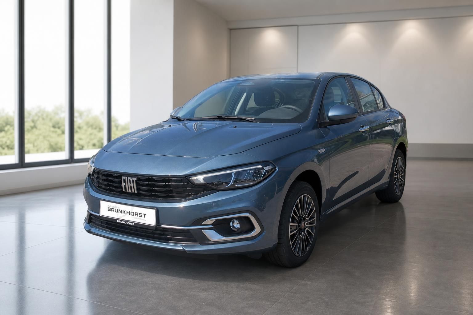 Fiat Tipo Limousine blau Frontschräge links im Autohaus Brunkhorst