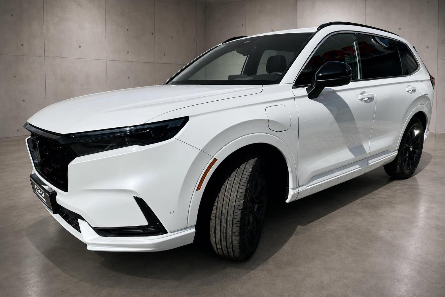 Honda CR-V Hybrid weiß, Frontansicht schräg von vorne