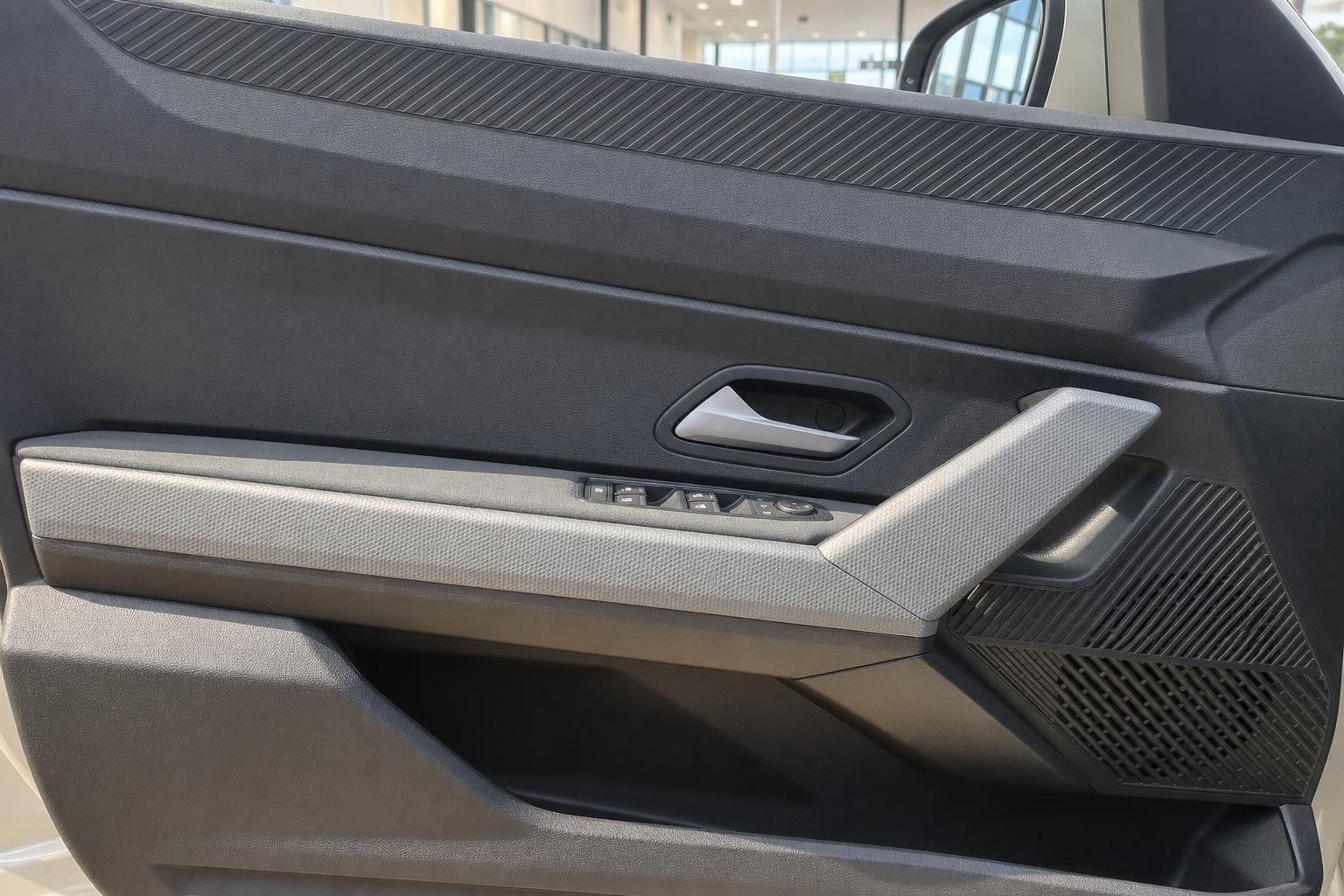 Fahrzeug Innenraum Türverkleidung mit Fensterheber-Bedienfeld und Carbon-Optik Details