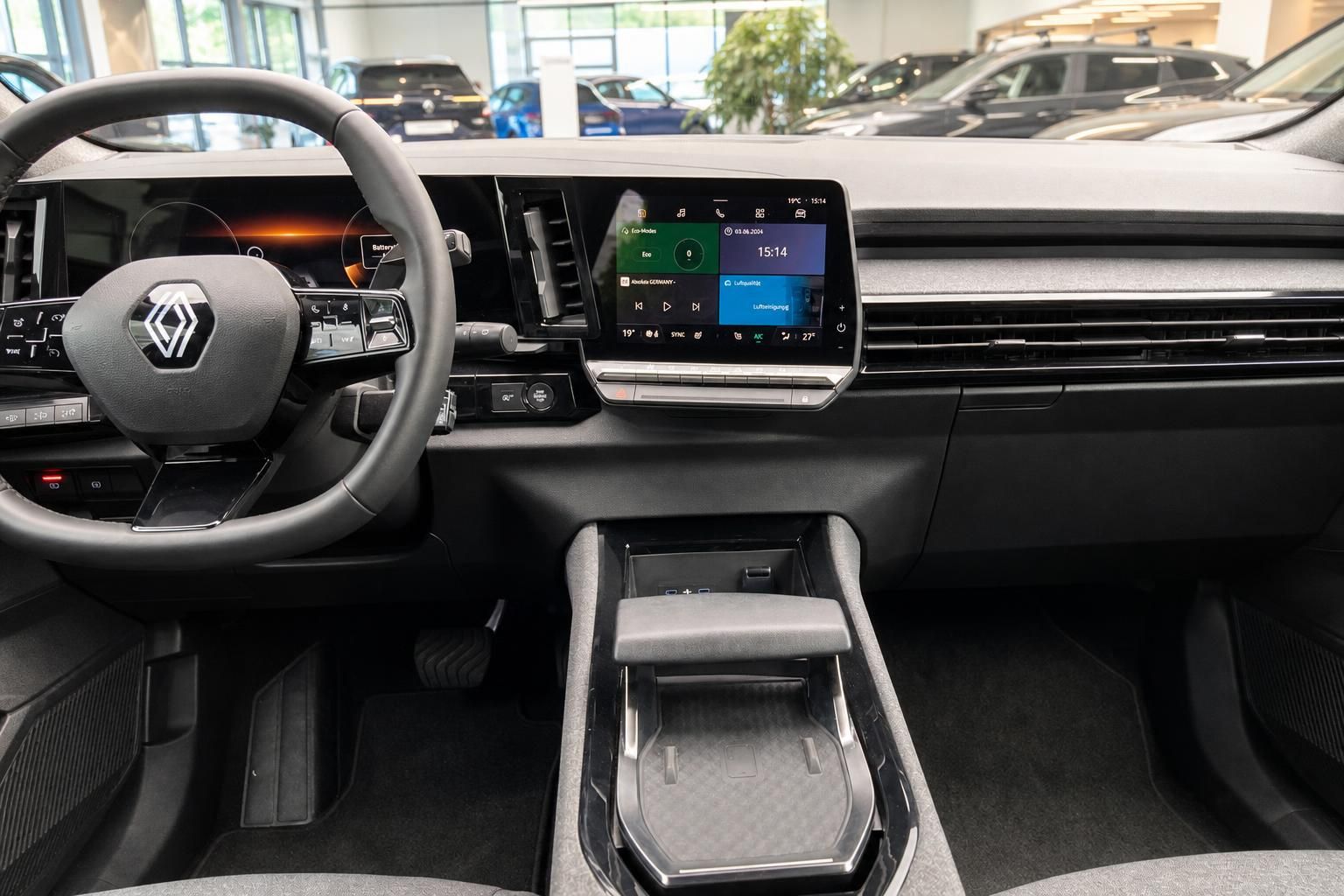 Renault Armaturenbrett mit Touchscreen-Display und grauer Innenausstattung