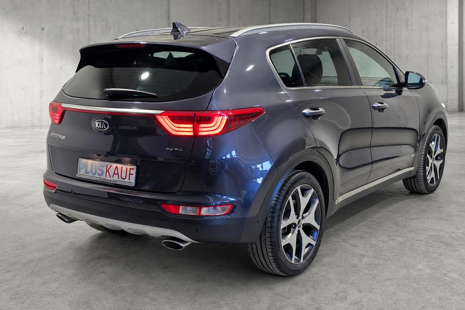 Kia Sportage GT-Line Heckansicht, Ruecklichter und Felgen Detail