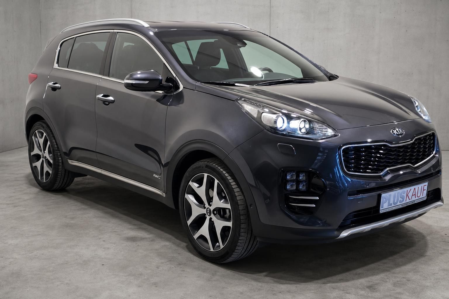 Kia Sportage GT-Line grau metallic Frontansicht Seitenprofil Studio