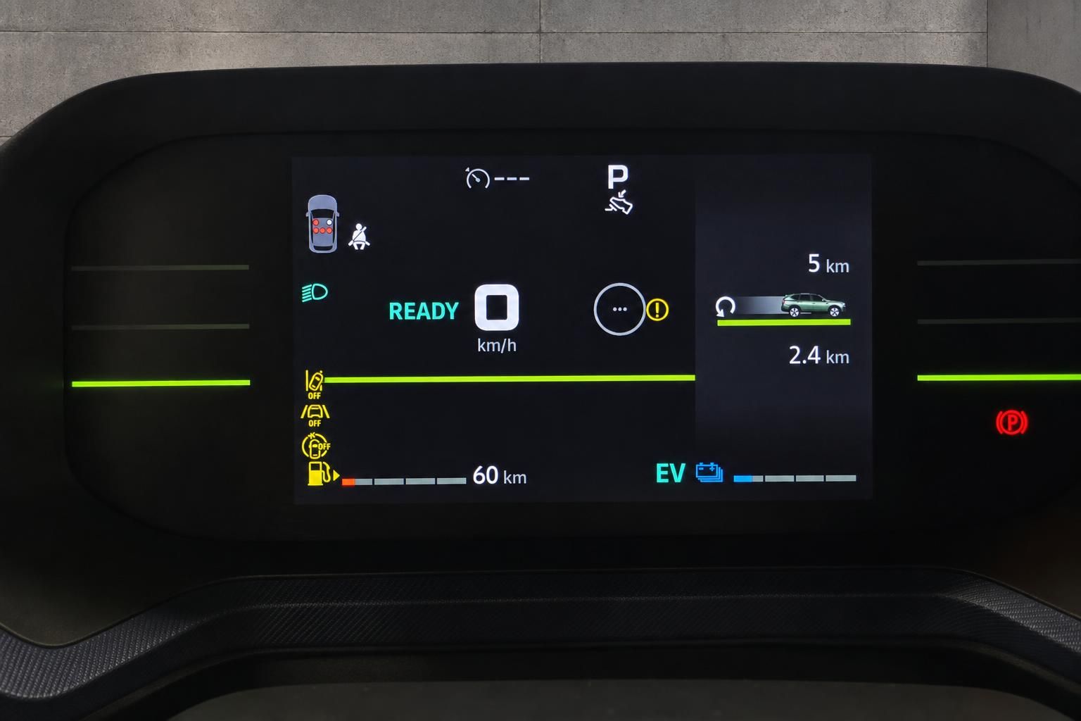 Digitales Kombiinstrument zeigt Reichweite und Ladezustand des Elektroautos