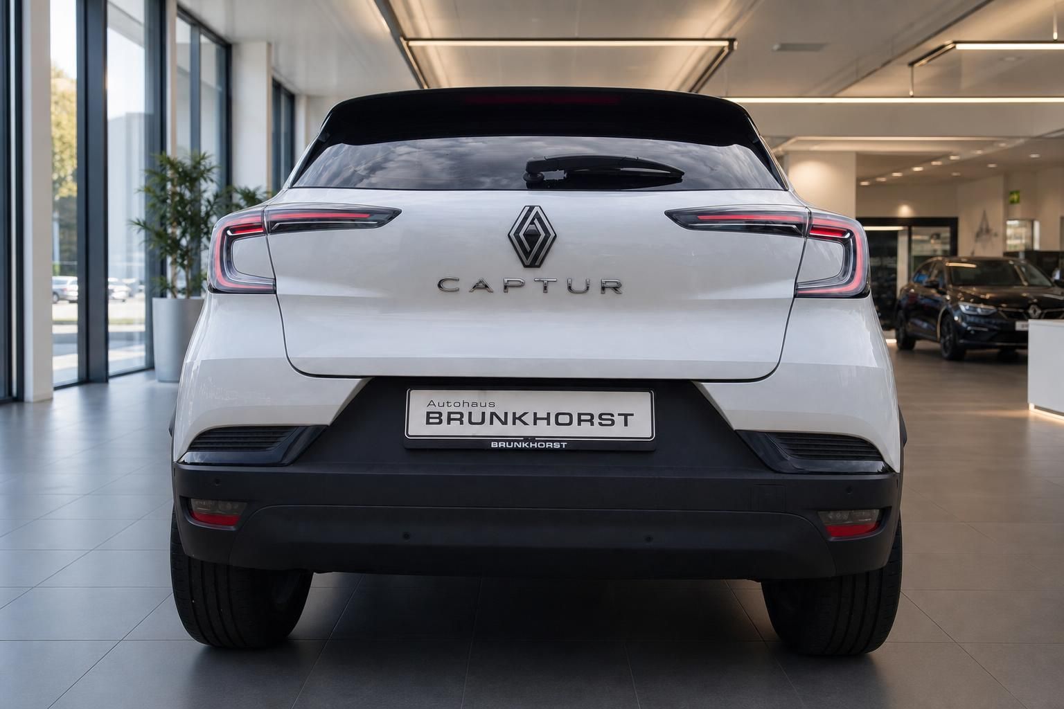 Renault Captur weiss Heckansicht - LED-Rückleuchten und CAPTUR Schriftzug