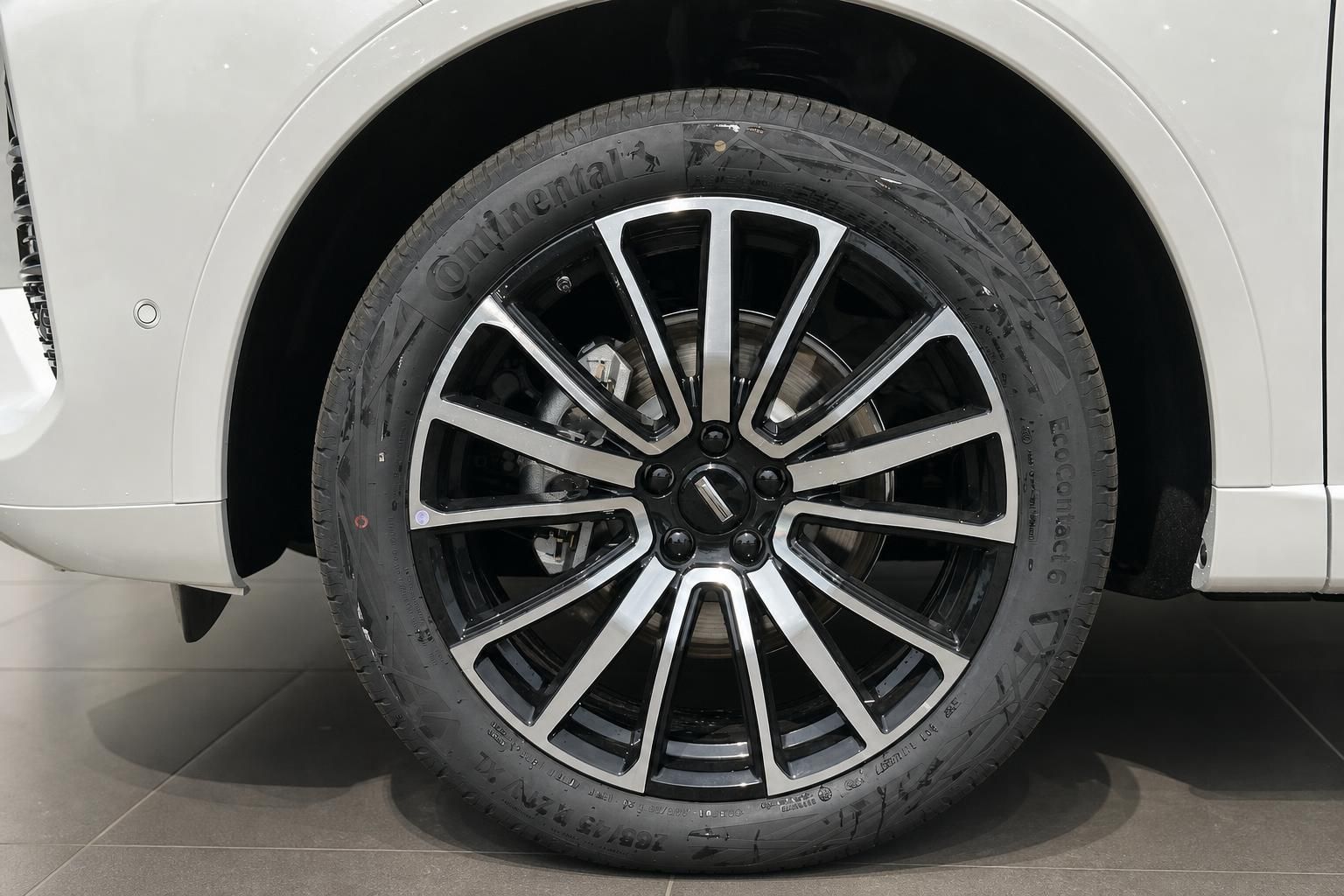 GWM WEY 05 Leichtmetallfelge mit Continental EcoContact 6 Reifen Detailansicht