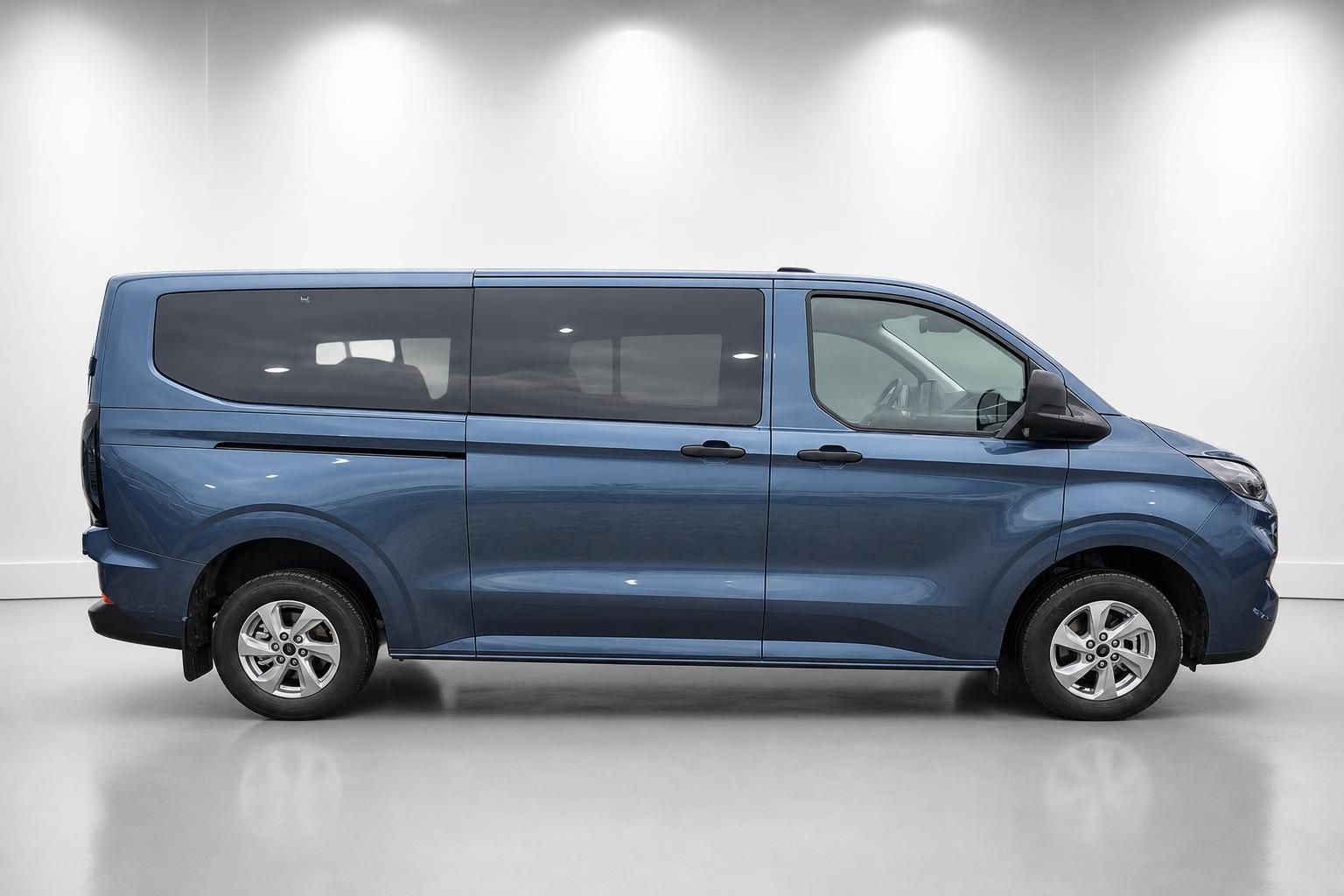 Ford Custom Van blau metallic, Seitenansicht komplett