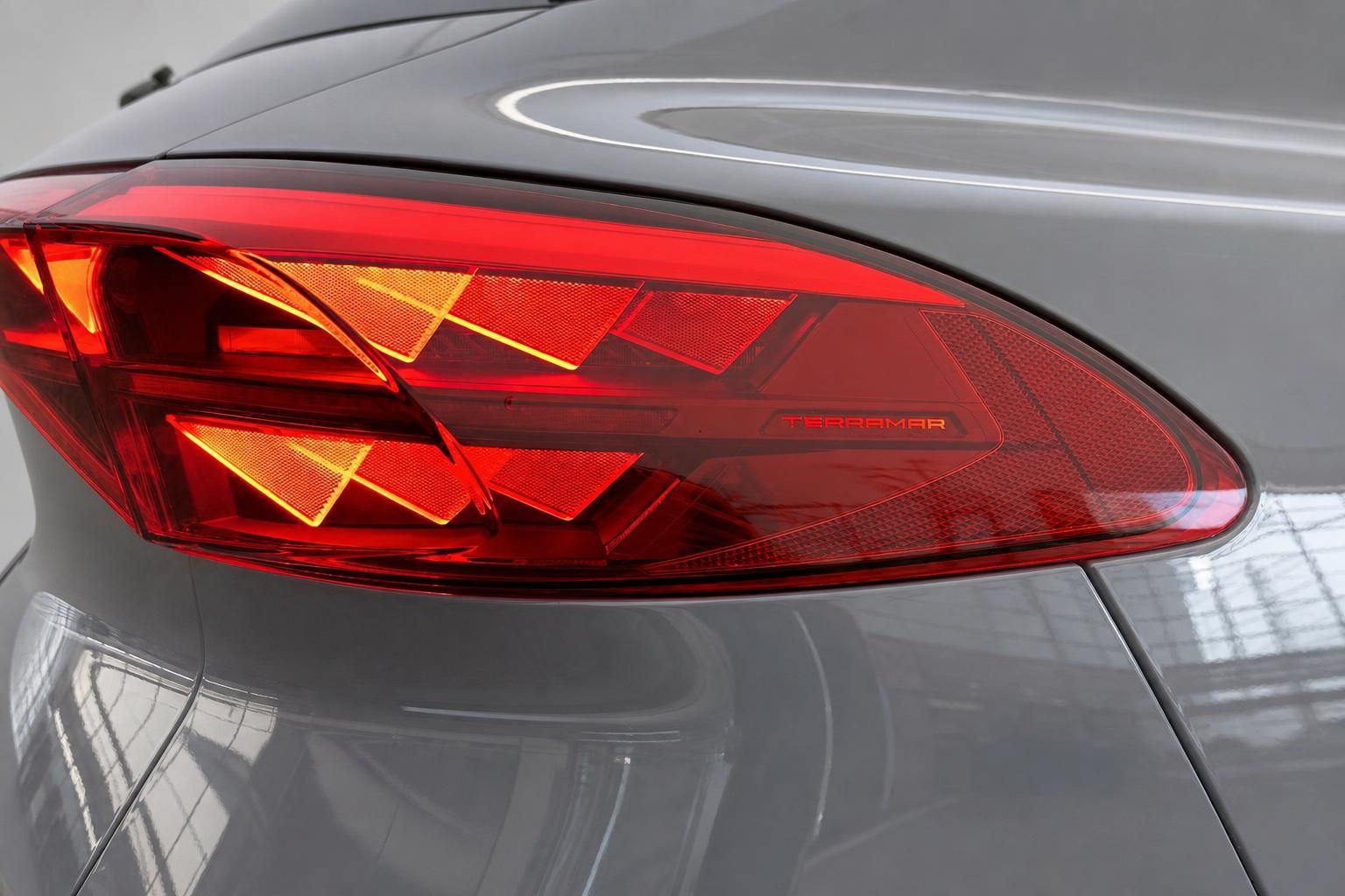 Audi Terramar Rückleuchte im Detail in Grau