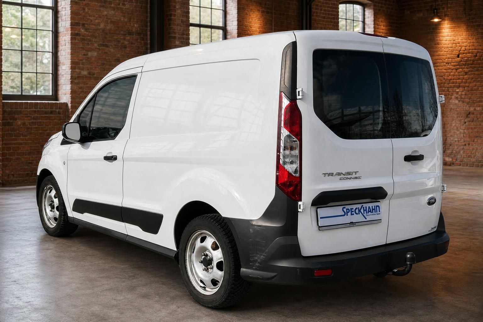 Ford Transit Connect weiß Heckansicht schräg links