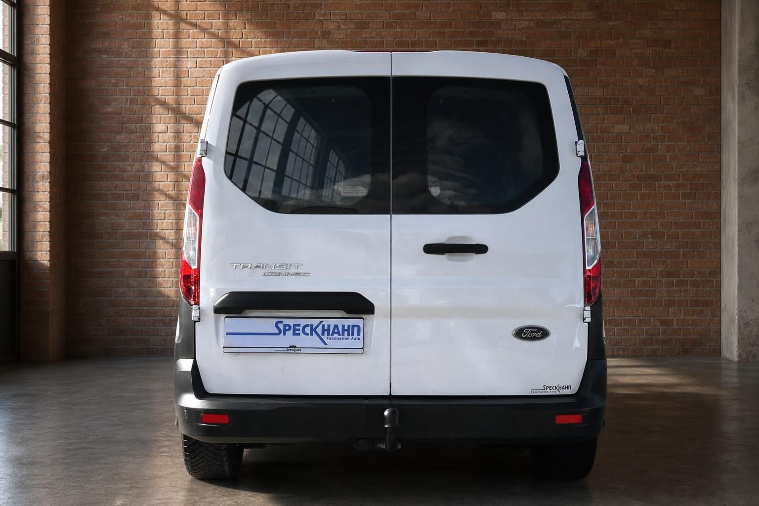 Ford Transit Connect weiß Heckansicht frontal mit Kennzeichen