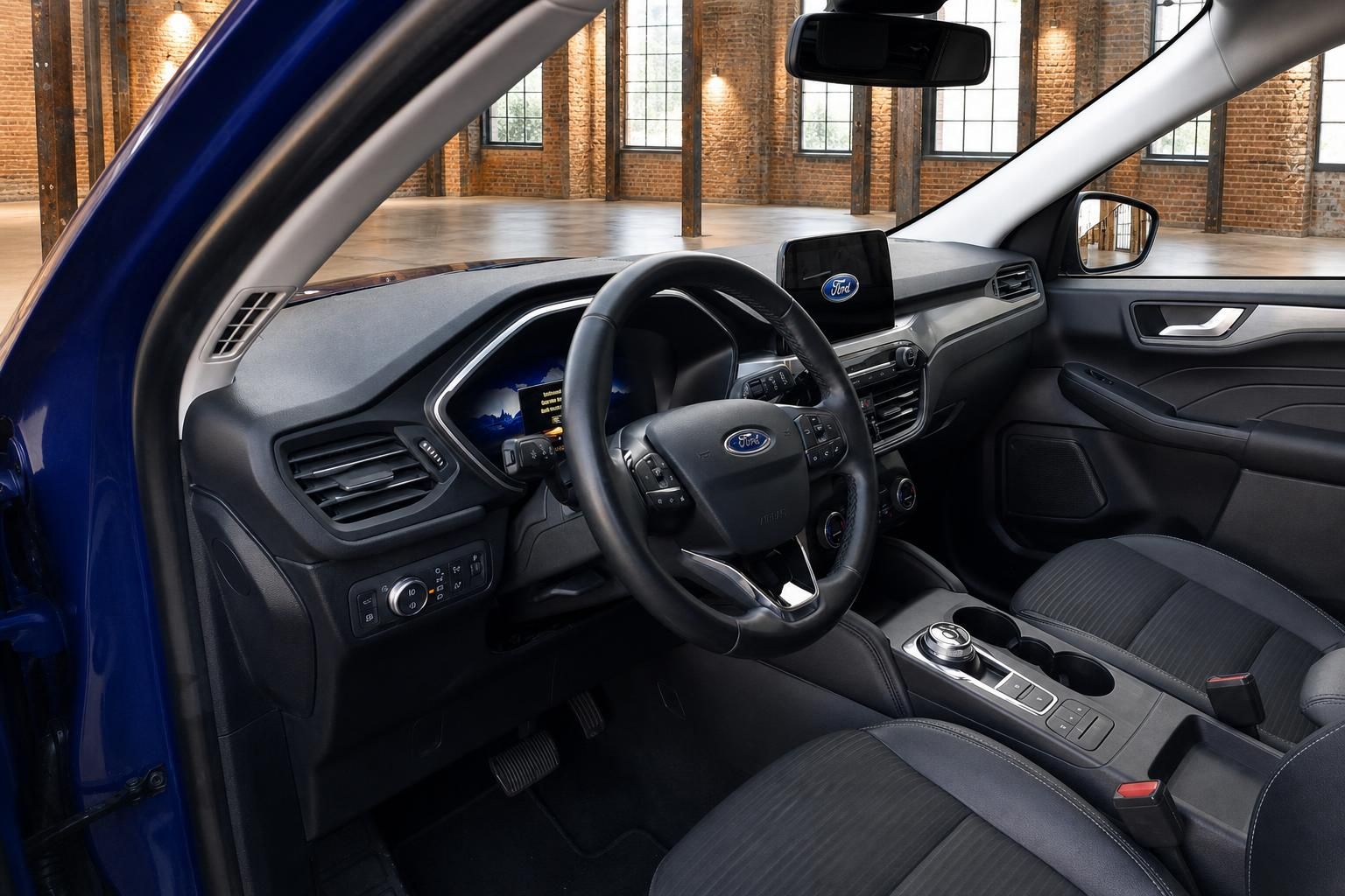 Ford Kuga Innenraum, Cockpit mit Lenkrad und Armaturenbrett