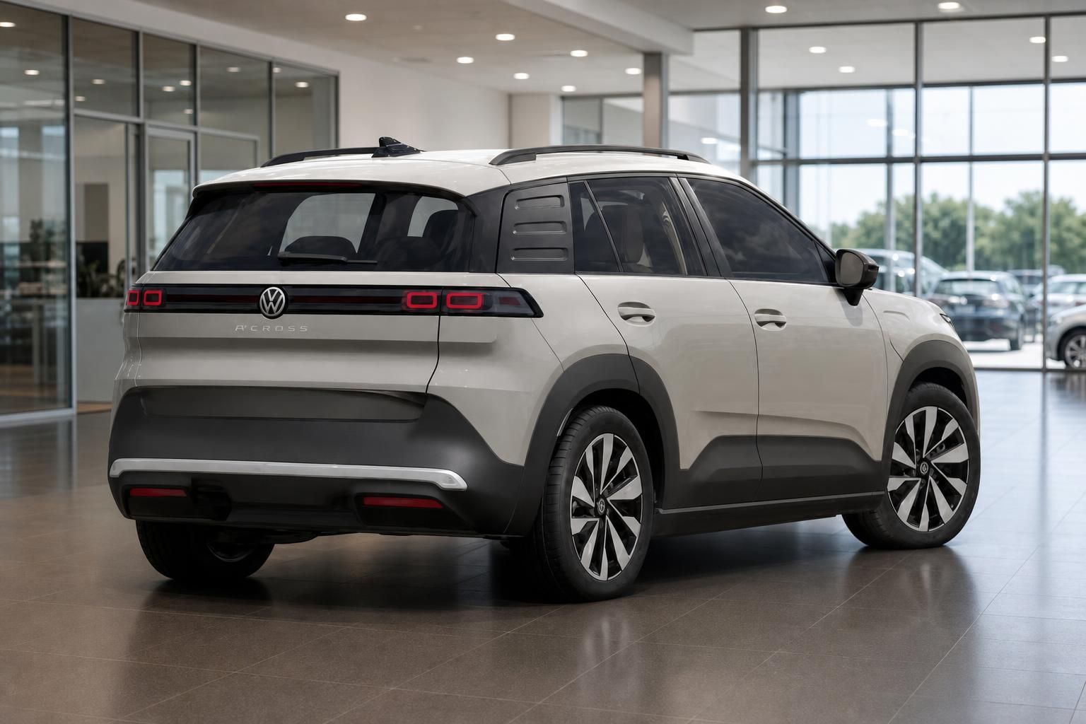 VW Tiguan in Weiß, Heckansicht im Autohaus-Showroom