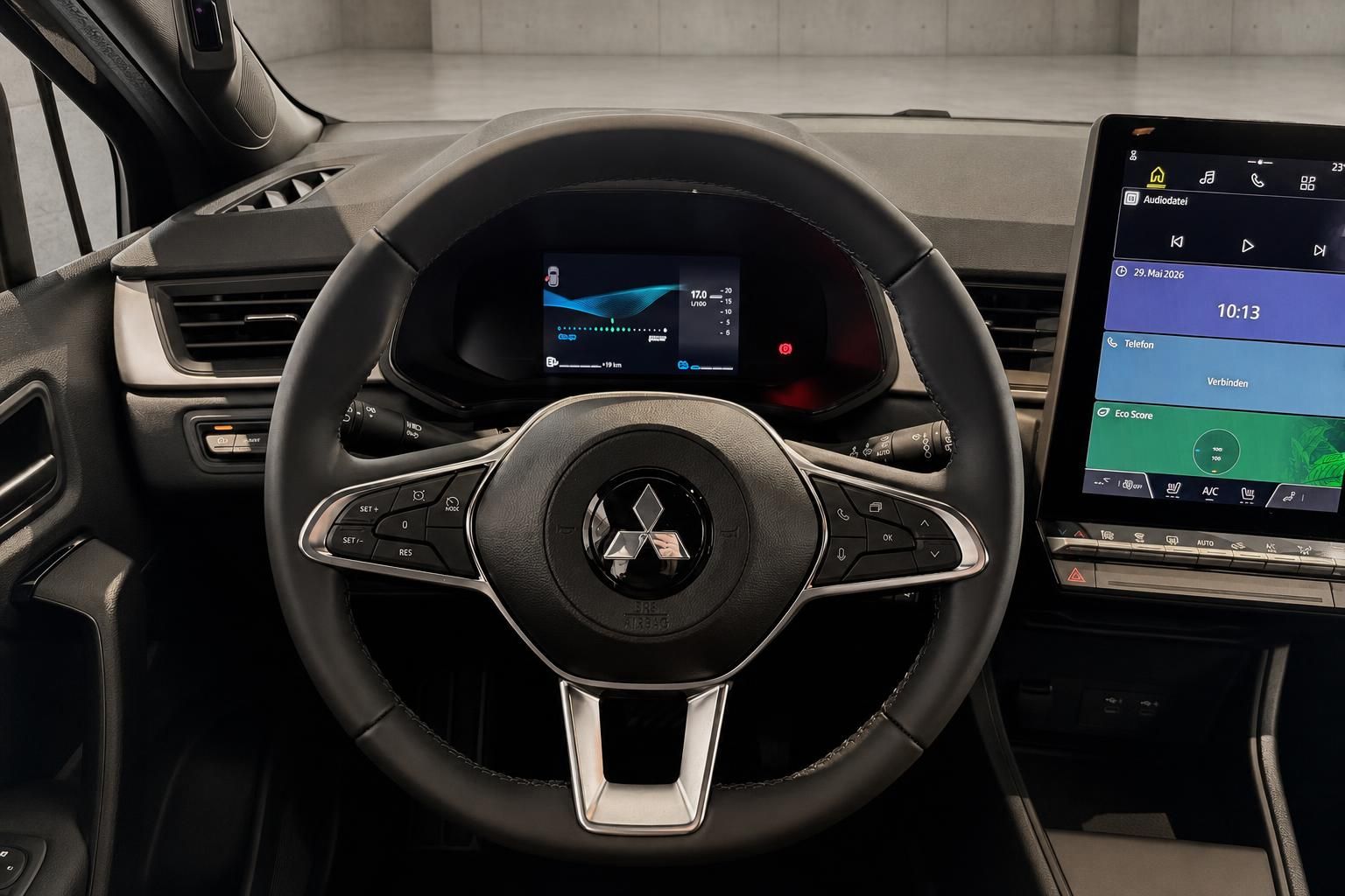 Mitsubishi Lenkrad Detailansicht mit digitalem Kombiinstrument