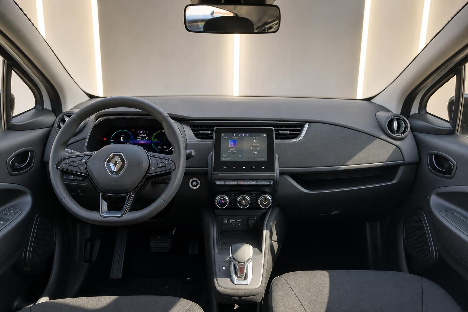 Renault ZOE Cockpit - Armaturenbrett mit Touchscreen, Lenkrad und digitales Kombiinstrument