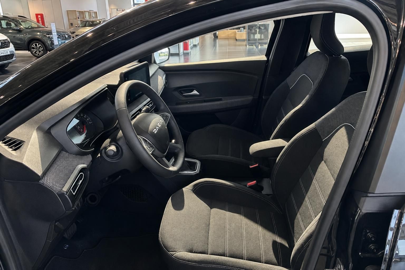 Dacia Logan - Bild 8 von 15