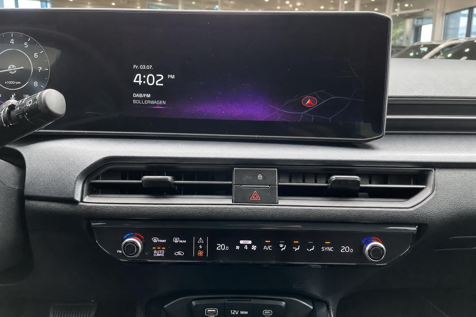 Kia XCeed Infotainment-Display mit Navigation und Klimabedienung