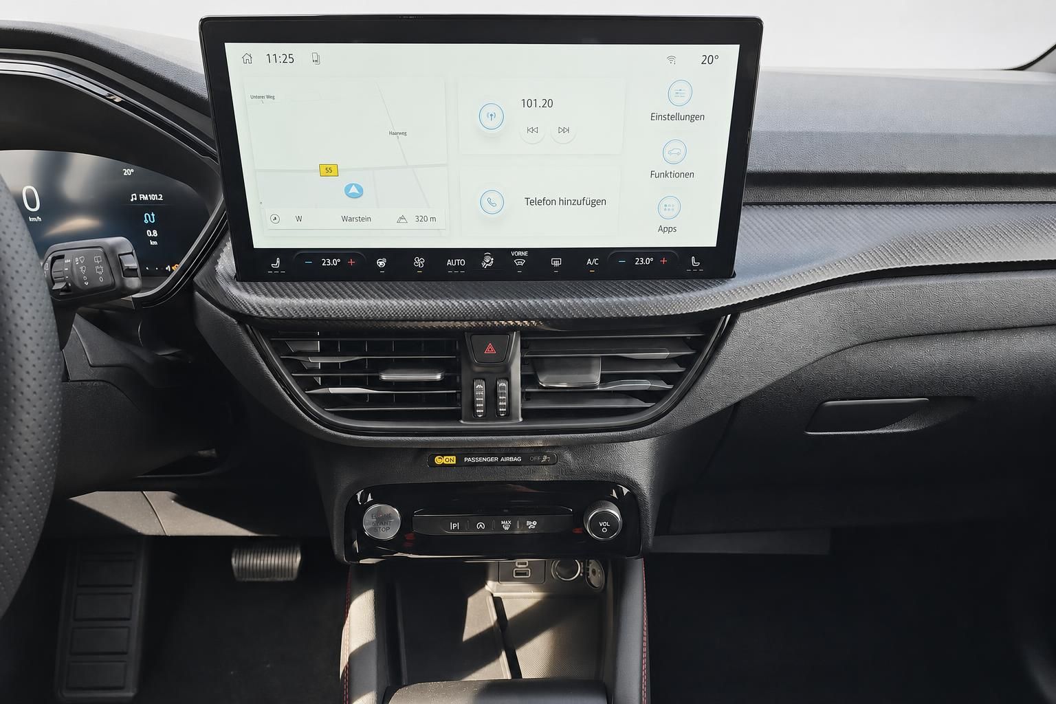 Ford Kuga Touchscreen Infotainmentsystem Nahaufnahme