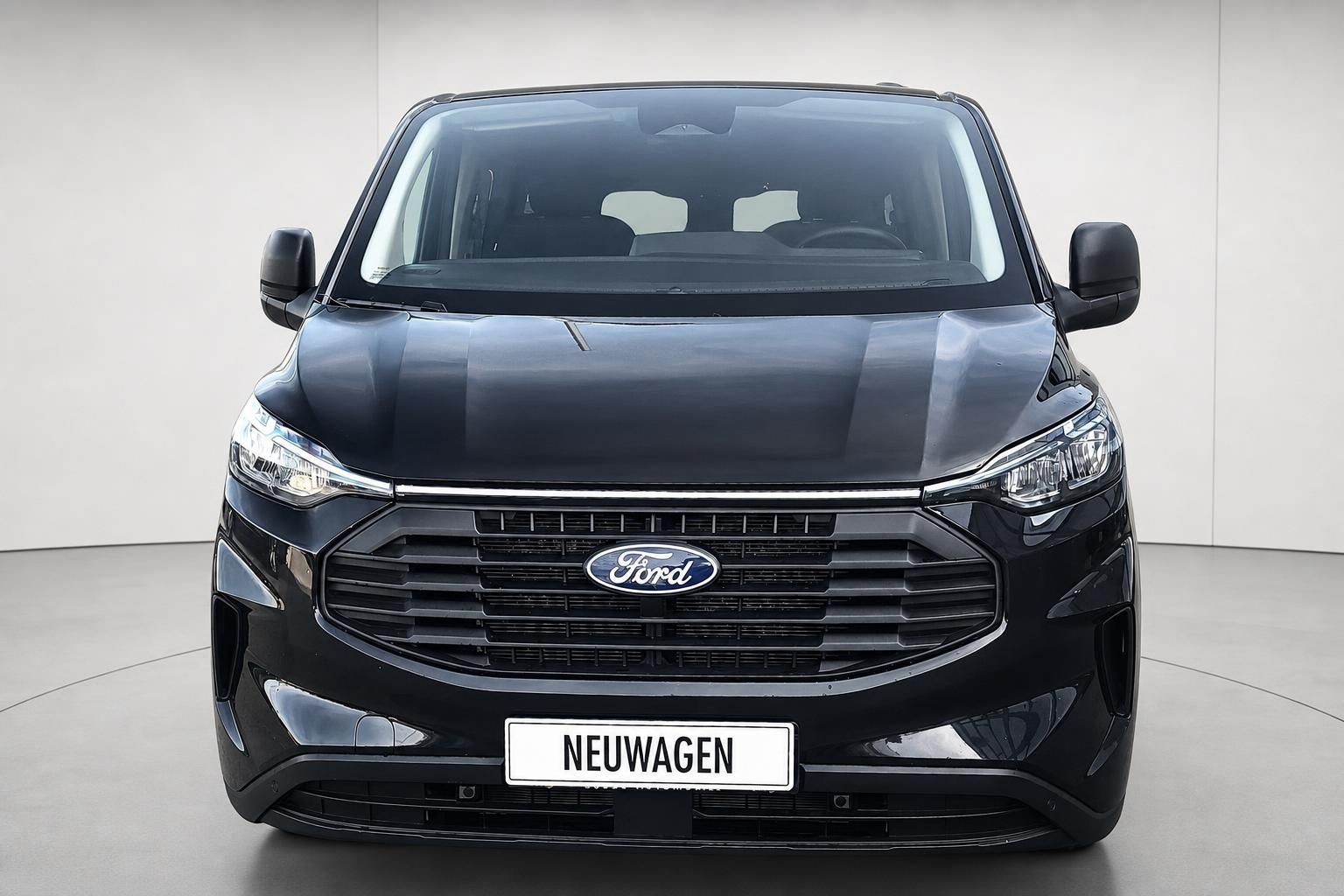 Ford Transit Custom schwarz Frontansicht Neuwagen Studio
