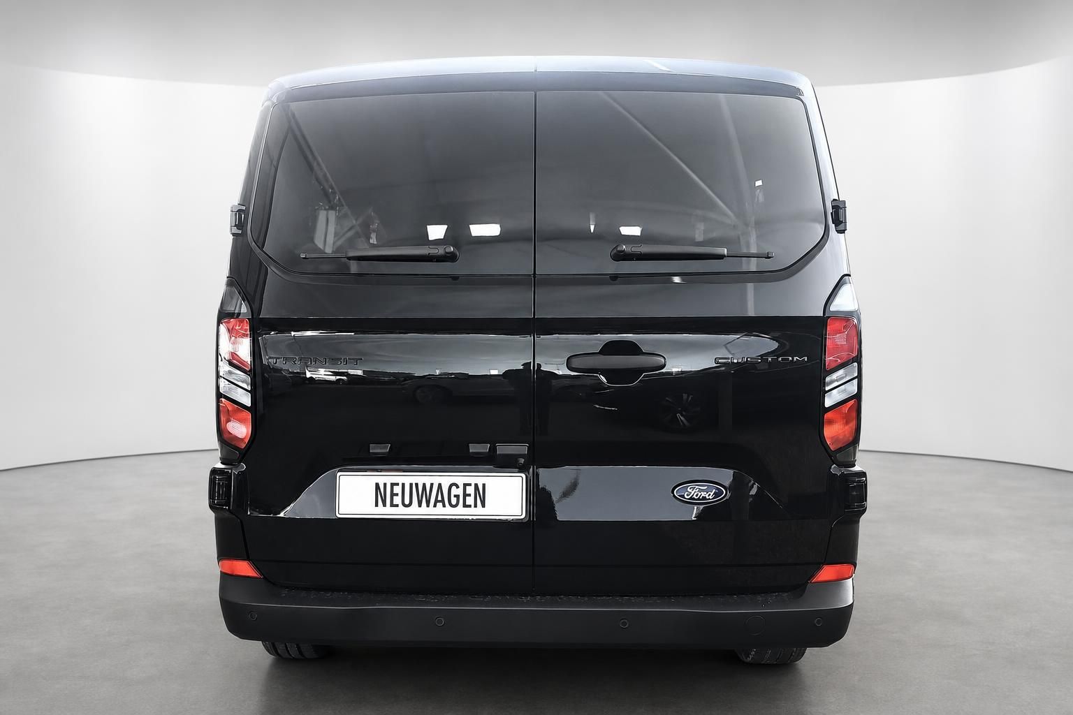 Ford Transit Custom schwarz Heckansicht Neuwagen Studio
