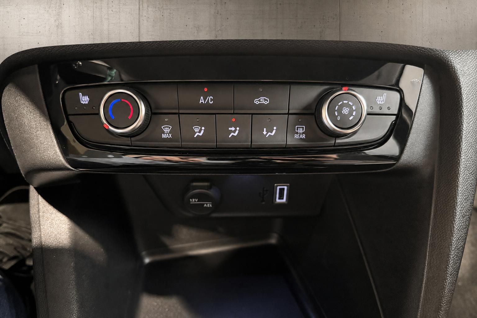 Opel Corsa Klimabedienelemente und Sitzheizung im Detail