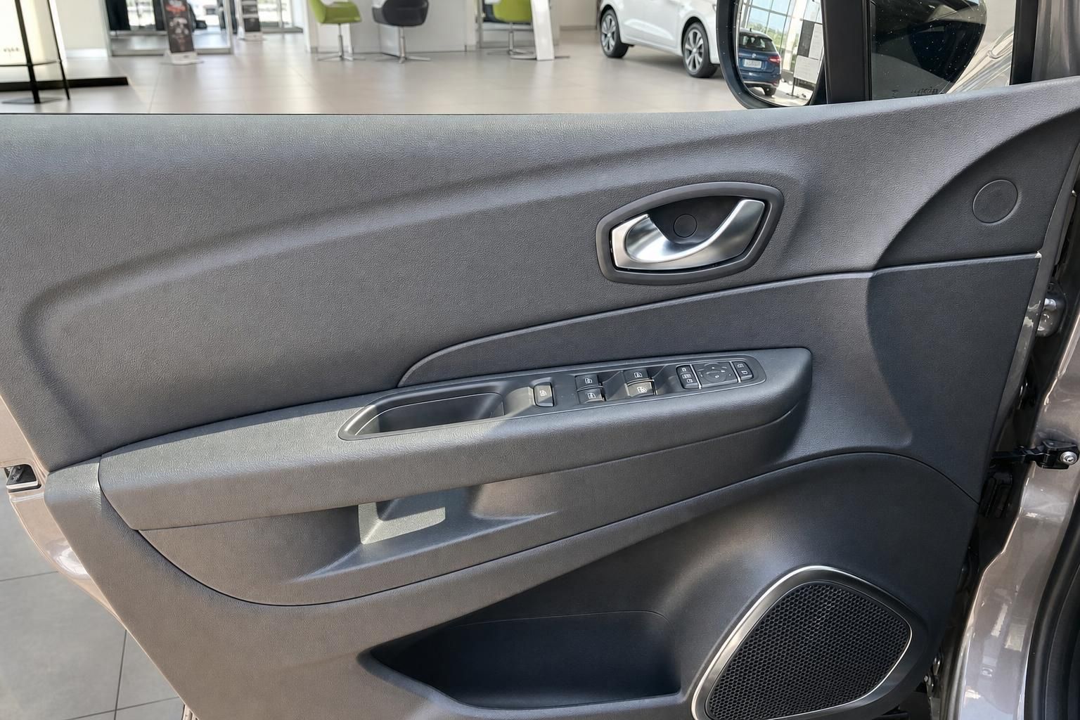 Renault Captur Fahrertür von innen mit Fensterheber, Türgriff und Lautsprecher