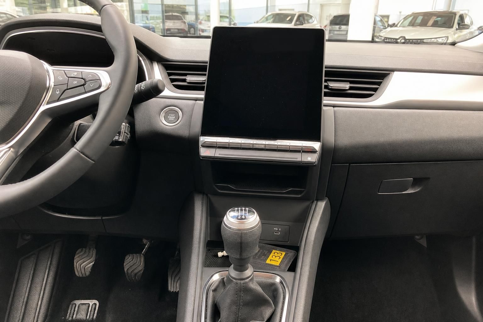 Renault Innenraum Mittelkonsole mit Touchscreen, Schaltknauf und Start-Stopp-Knopf