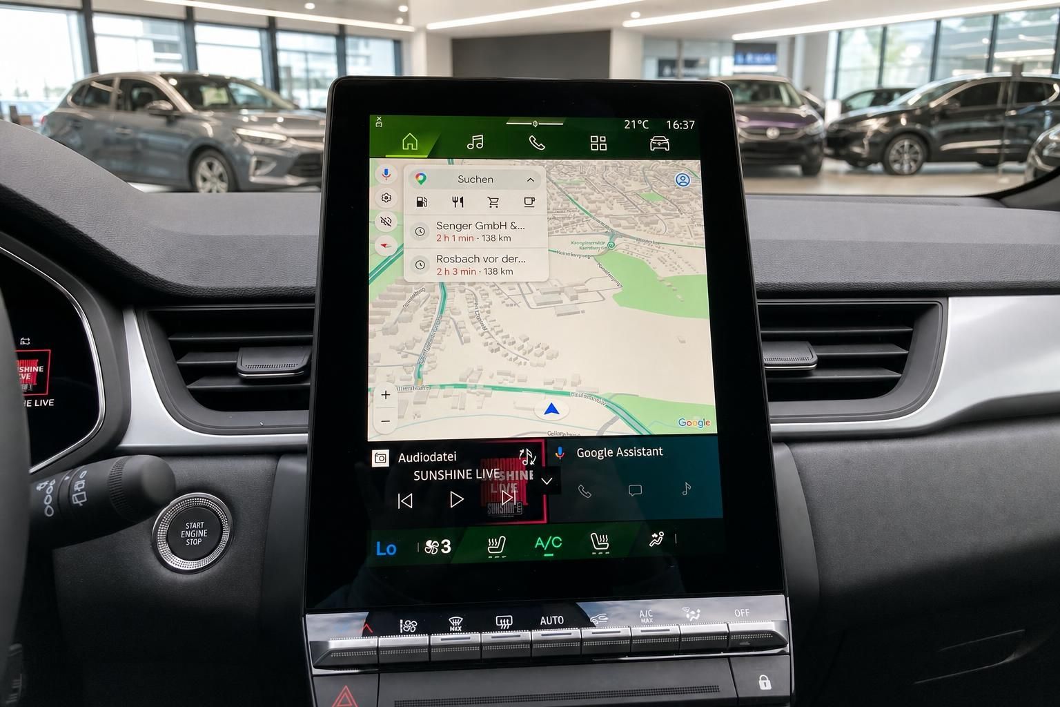 Renault Innenraum Infotainment-Display mit Google Maps Navigation und Android Auto