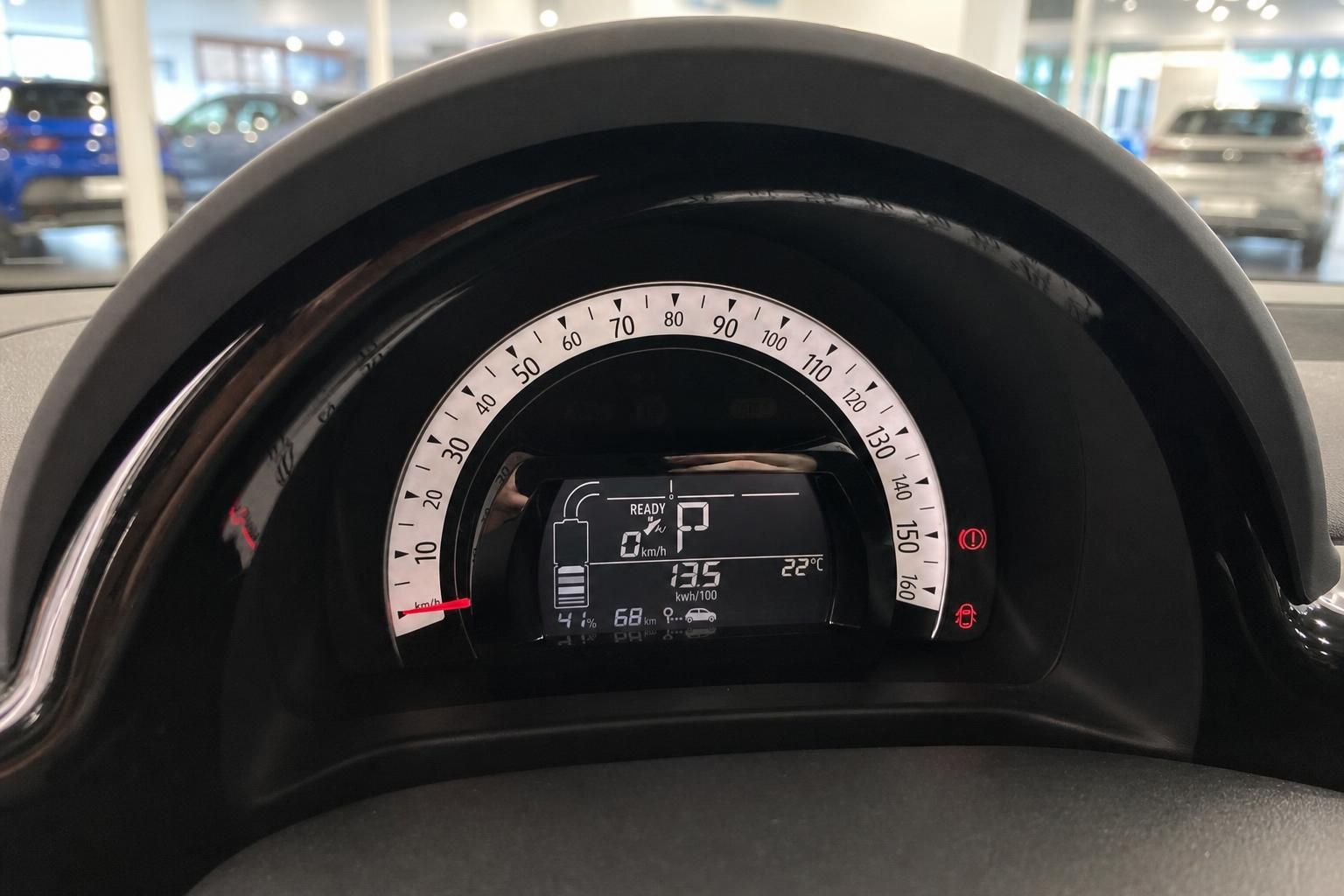 Renault Cockpit Digitaltacho mit Batterieanzeige und Reichweite im Elektrofahrzeug