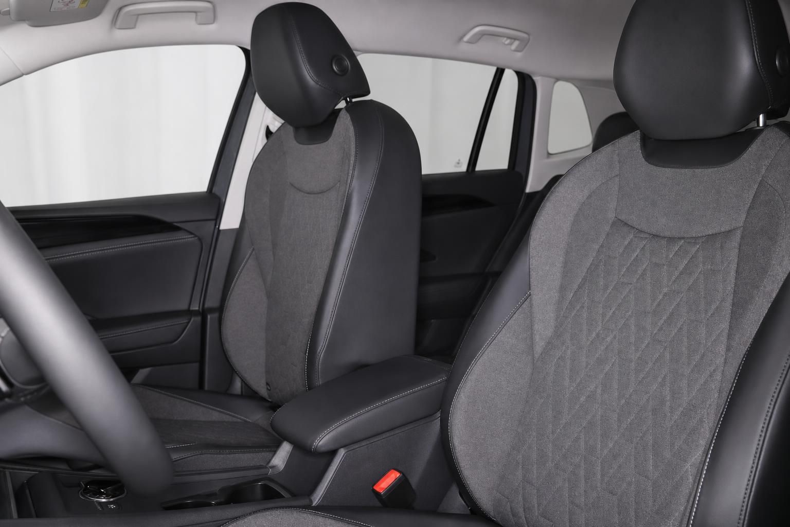 VW Tiguan Innenraum Vordersitze Detailansicht