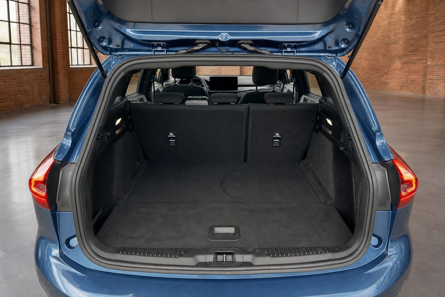 Ford Focus Kombi Kofferraum mit großem Ladevolumen geöffnet