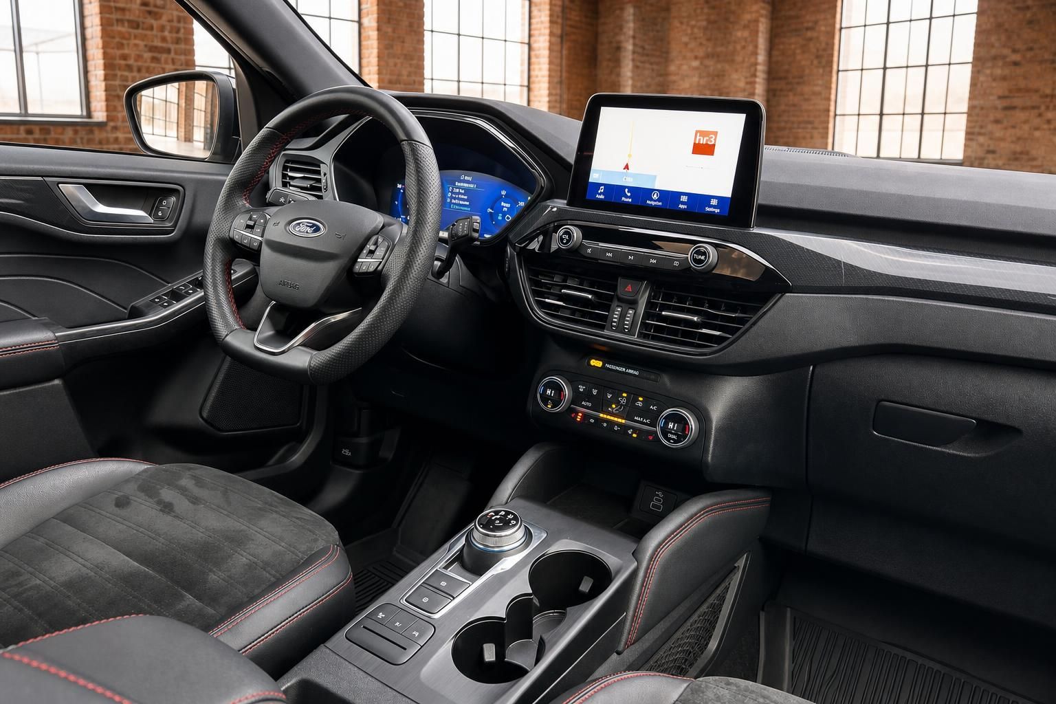 Ford Cockpit mit Touchscreen Navigation und Mittelkonsole