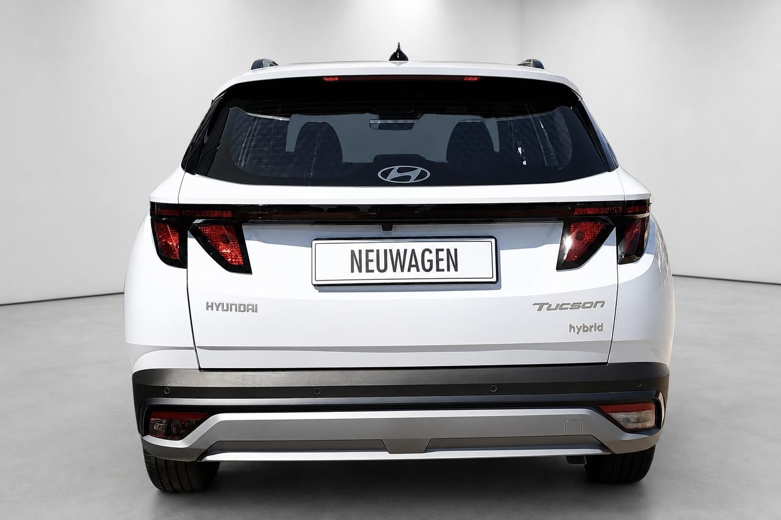 Hyundai Tucson Hybrid weiß Heckansicht Neuwagen