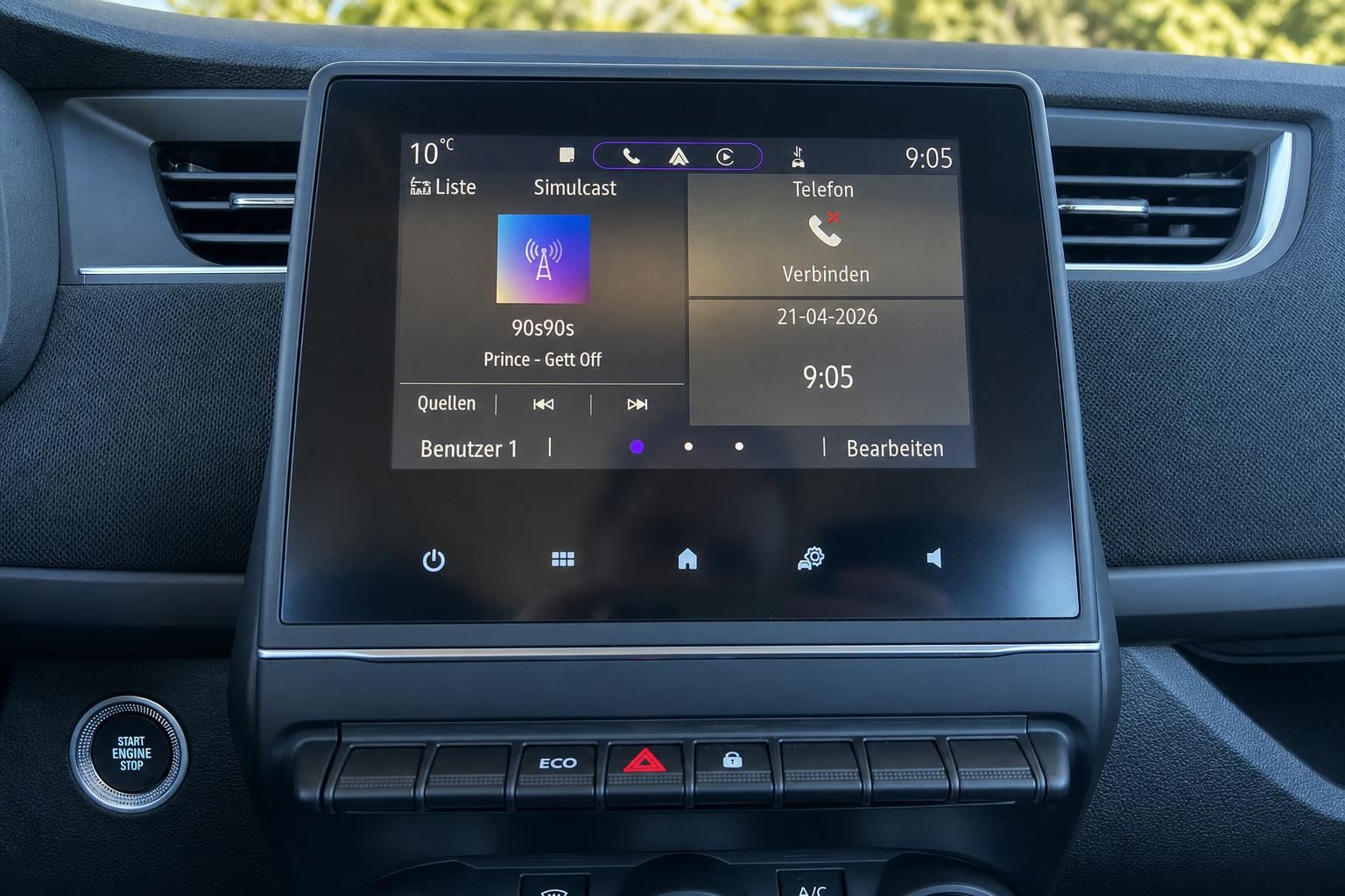 Renault Fahrzeug Infotainment System Display mit Musik und Telefon Funktionen