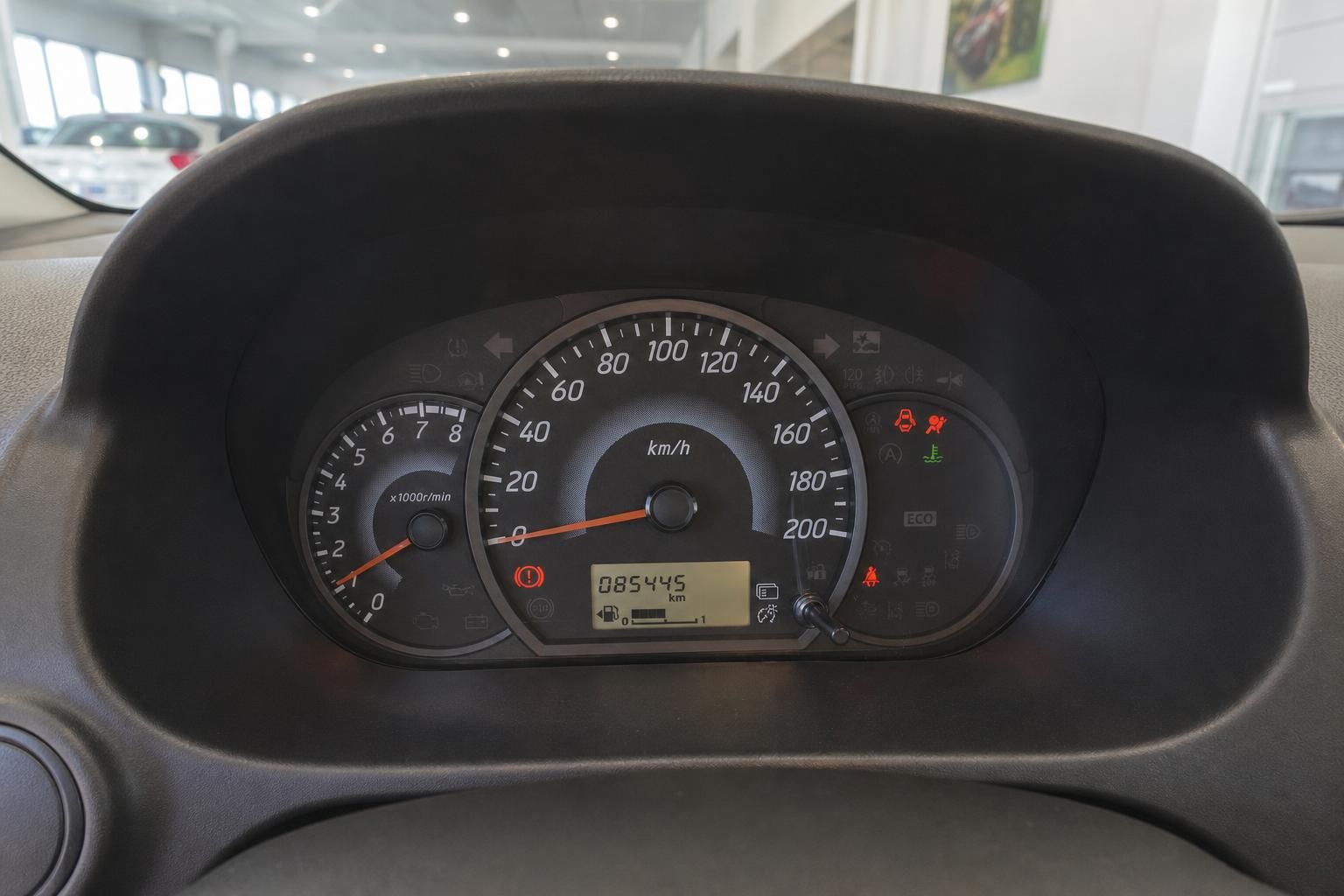 Auto Armaturenbrett Tacho Kombiinstrument mit Kilometerzähler 85446 km