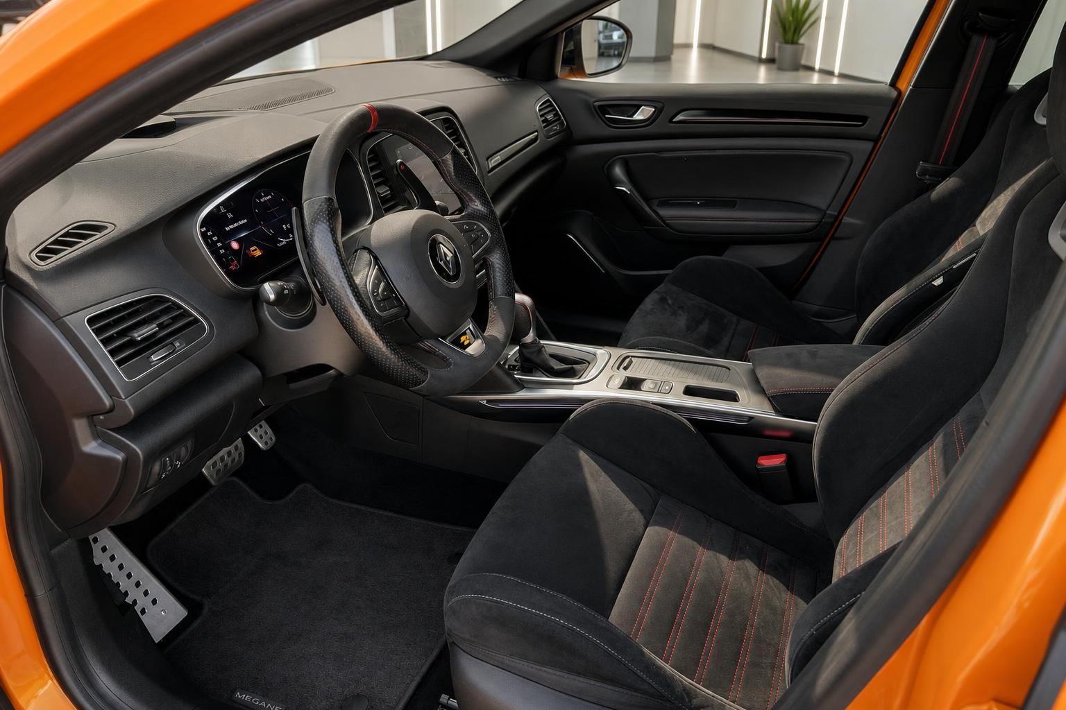 Renault Megane R.S. Innenraum, Sportsitze und Armaturenbrett