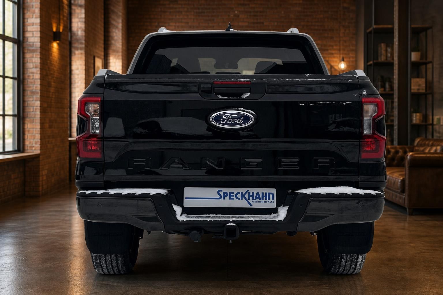 Ford Ranger schwarz Heckansicht Pickup Doppelkabine in Autohaus