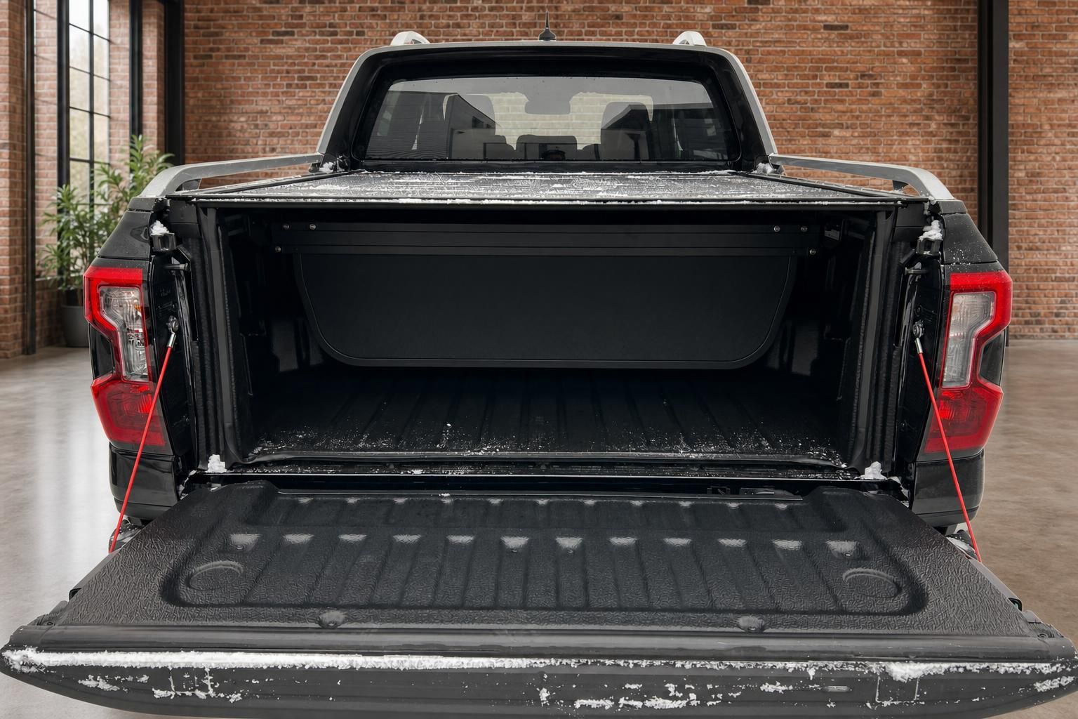 Ford Ranger Pickup Ladefläche mit geöffneter Heckklappe im Detail